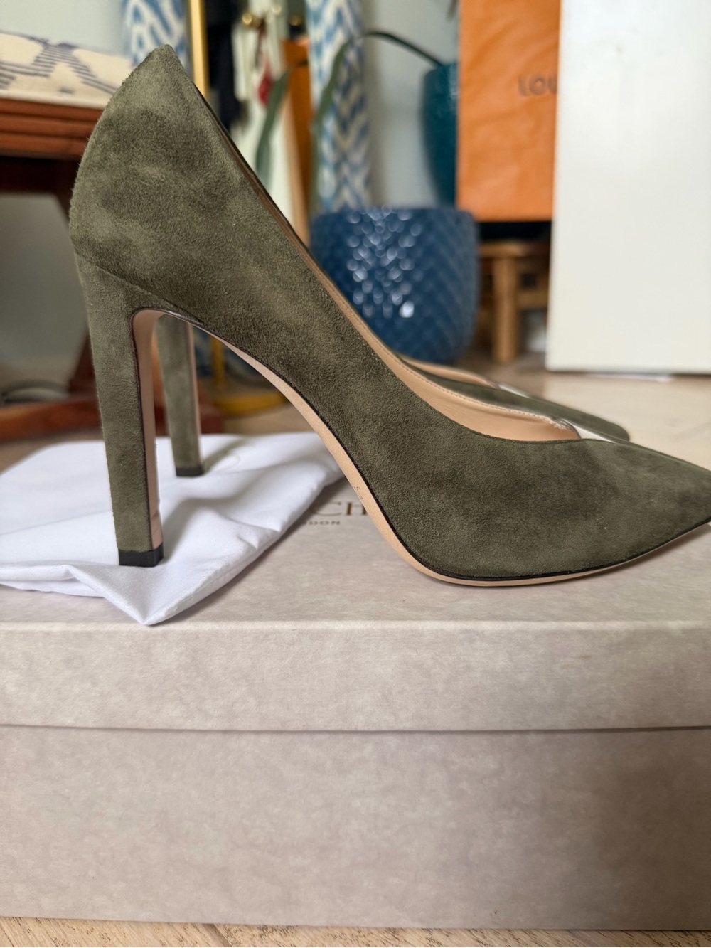 Jimmy Choo Baker 100 Vine Suede Pump w/ Clear Plexi Insert Sz 38 NIB - Picture 7 of 8